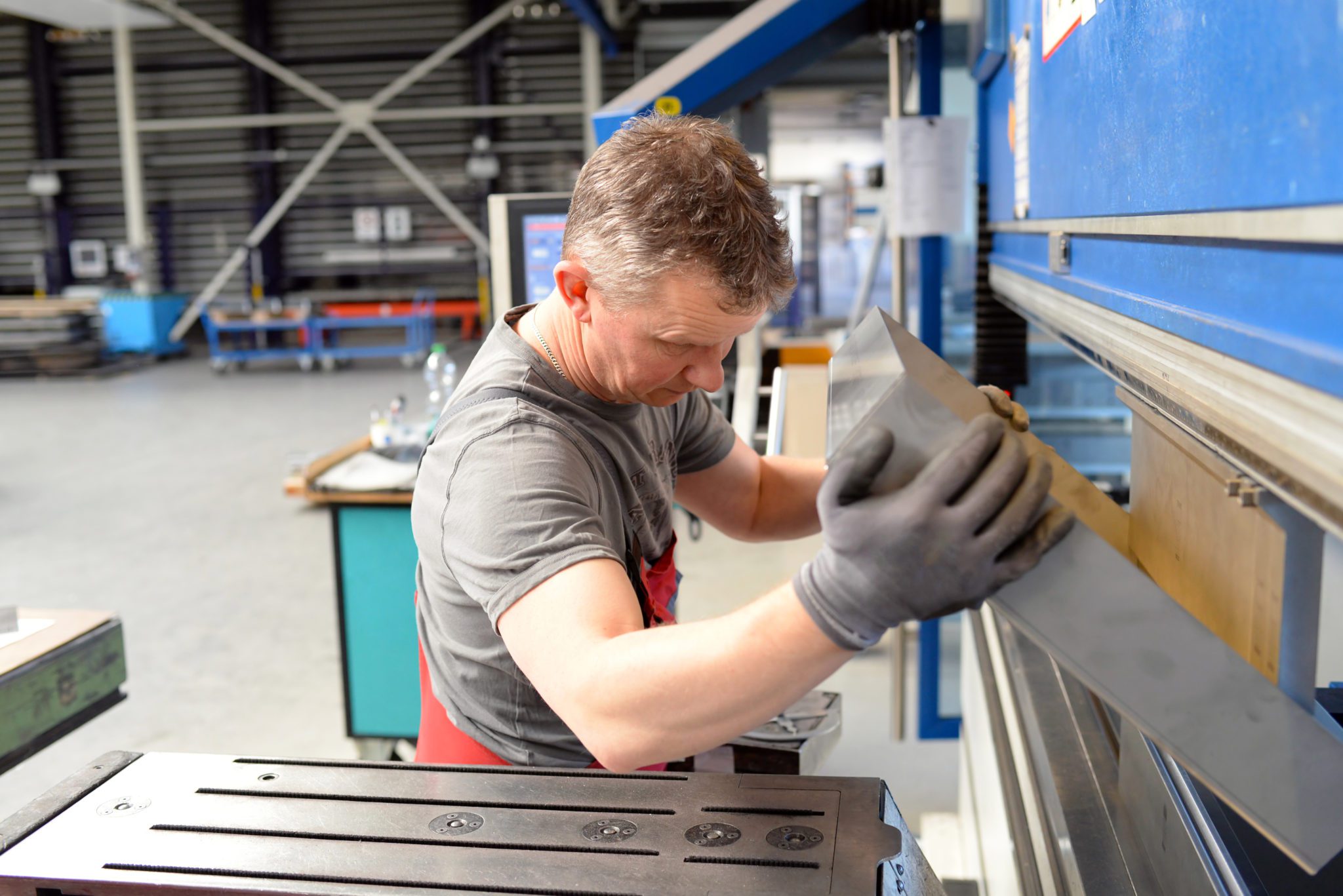 How to Choose The Right Sheet Metal Fabricator